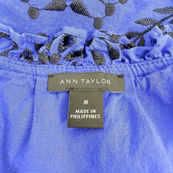 Ann Taylor Eyelet Top Blouse Size Medium Floral Blue Popover Long Sleeve Preppy - Picture 9 of 15